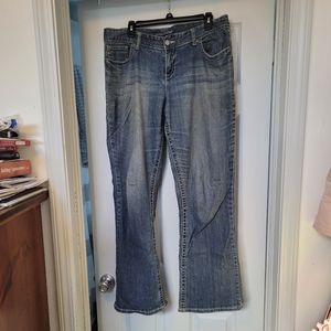 Maurices jeans